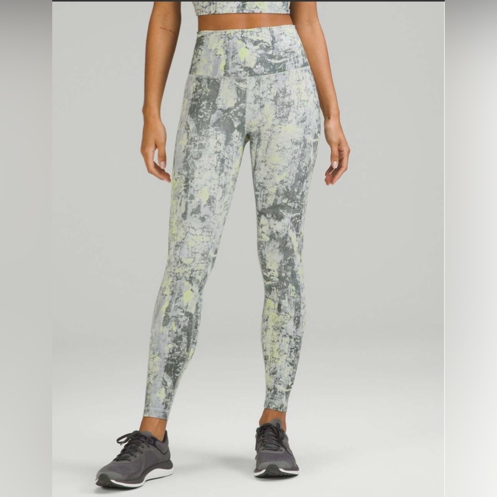 Lululemon Wunder Train High-Rise Tight 28"
Cinder Grain Smoked Spruce Multi